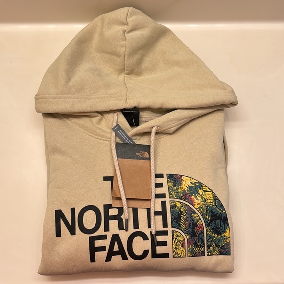 The North Face Men’s Hoodie - Picture 7 of 7